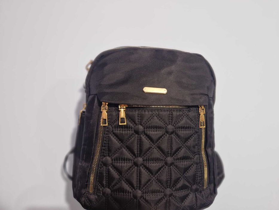 Нова дамска раница - стилна и практична