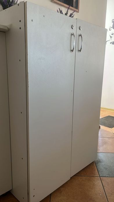 Продам шкаф б/у белый