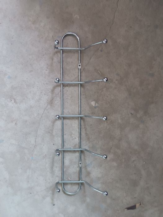 Продам вешалу уневсалсая