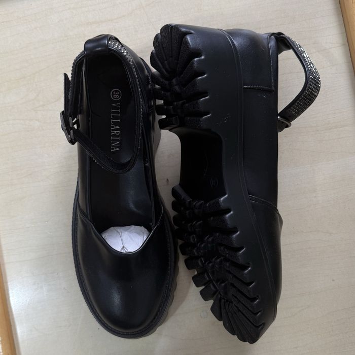 Продам кеды и туфли