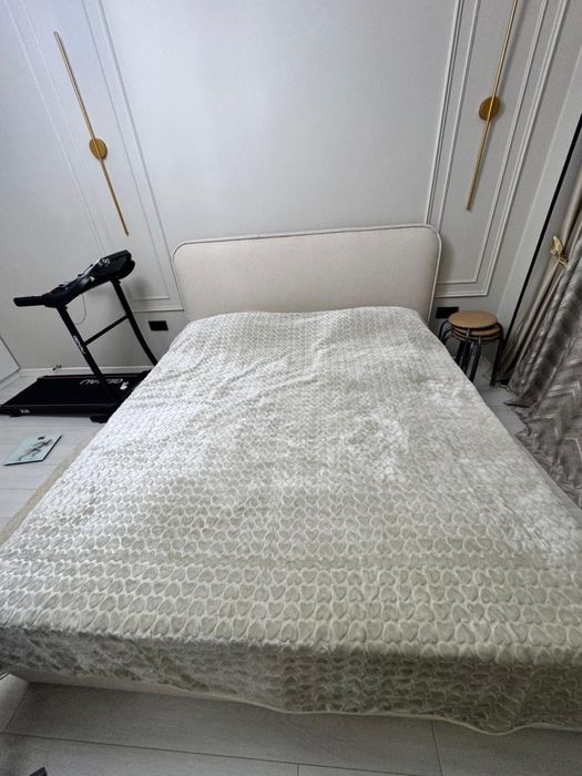 Продам двухспальную кровать