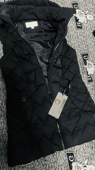 Безрукавка новая