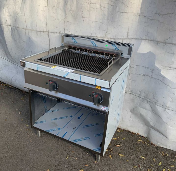 Професионална скара на ток Италия