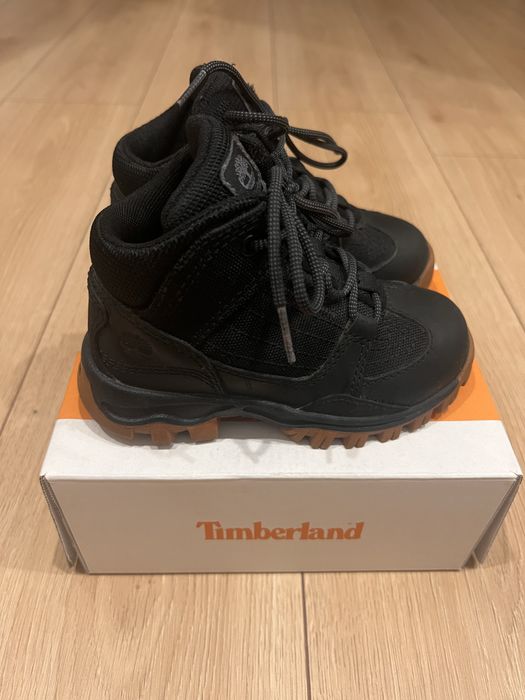 Продается брендовая детская обувь