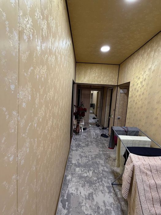 Сергели- 4 бекат метро 1,7 балкон 4 хонали Уй сотилади 69000