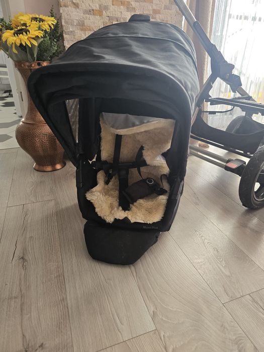 Vand set Maxi-Cosi complet plasa țanțari de ploaie etc