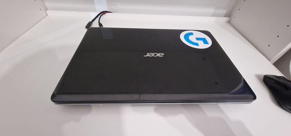 Laptop Acer E1-571G,  I3, gen 2, 8 gb Ram, 1 gb video, 110 gb ssd