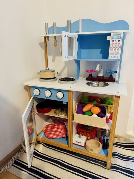 Bucatarie de lemn pentru copii