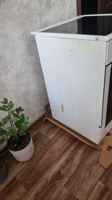 Продам электроплиту