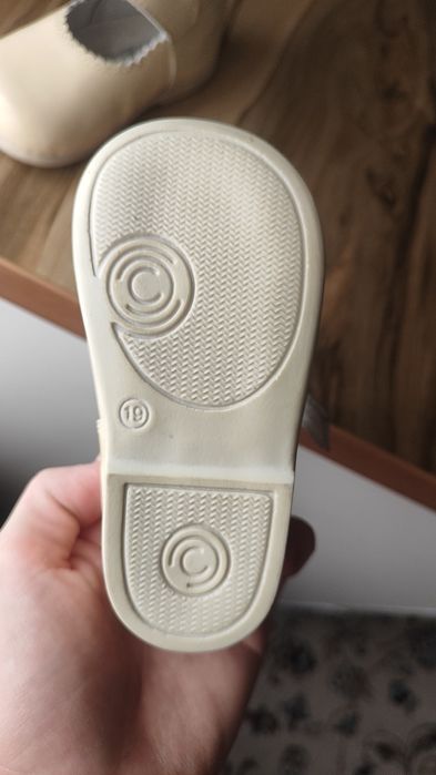 Фирменные туфельки для девочки