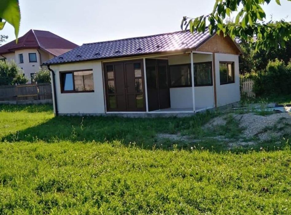 Case din panouri sandwich