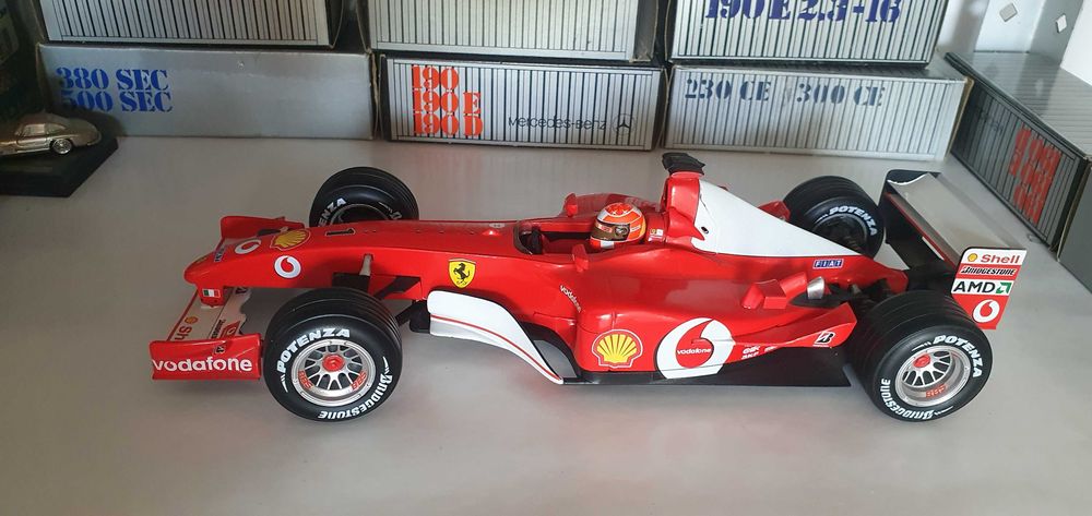 Machete Ferrari scară 1:18,diferite modele si producători