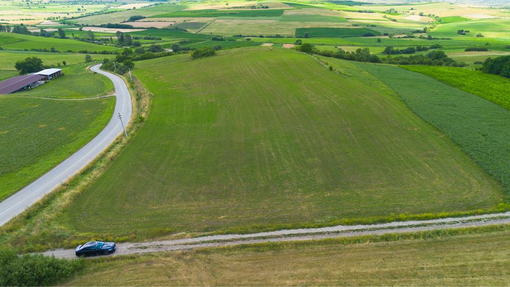 Teren extravilan 18.200 mp (1,82 ha) cu deschidere mare la asfalt