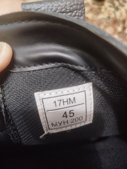 Продам спец ботинки мужские