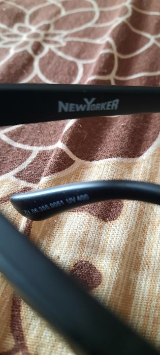 Ochelari de soare - New Yorker