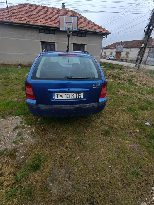 Vând scoda octavia