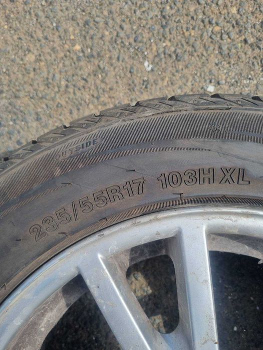 Гуми с джанти BMW X3 235/55/17 DOT 2023 почти нови