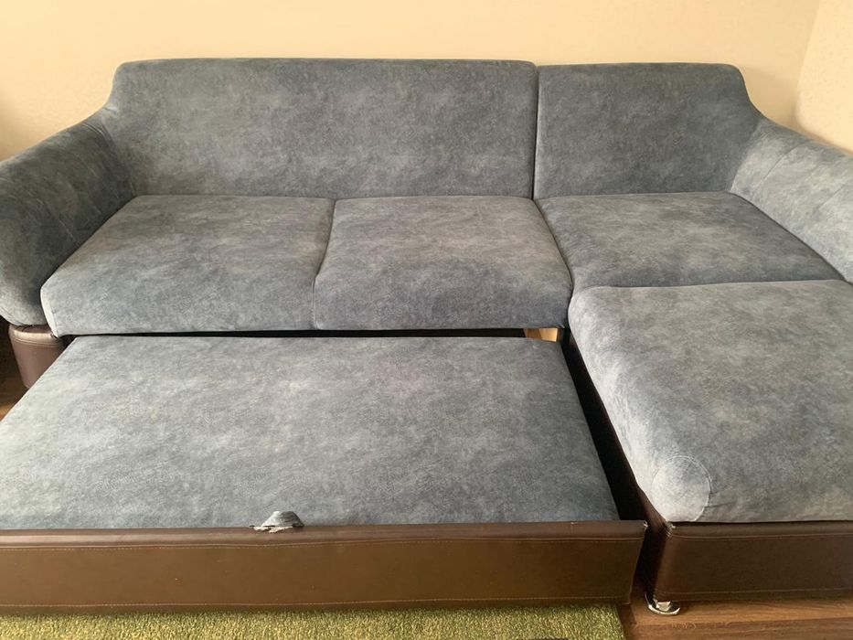 Продам диван для гостинной