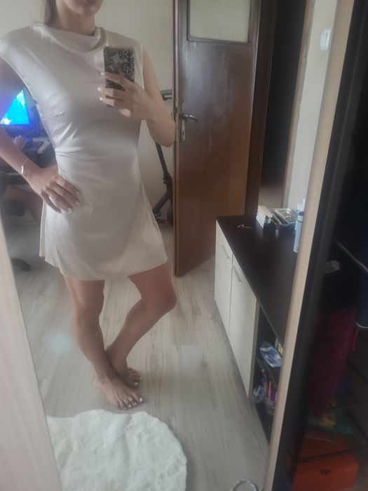 Лятна сатенена рокля