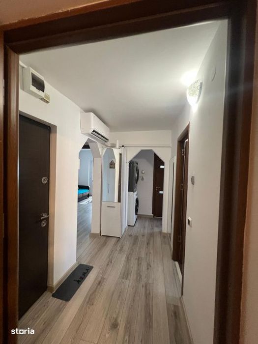 Reducere de pret, Apartament 3 camere, 2 bai, 2 balcoane Craiovita Nou — fotografia 1
