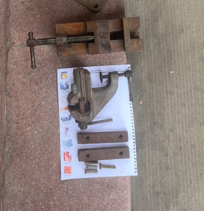 Продам тиски слесарные