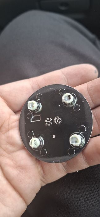 Продам эмблему логотип Ravon руля от Spark Ravon.состояние отличное.