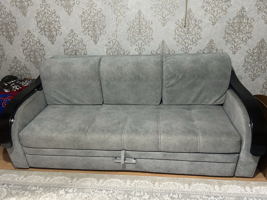 Продам Диван Срочно Торг!!!