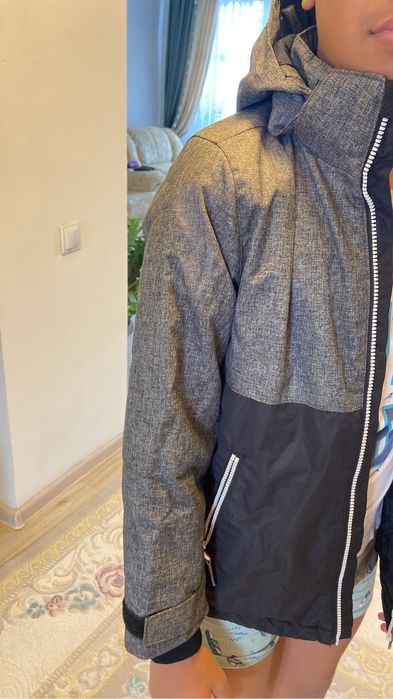 Продам куртки на мальчиков