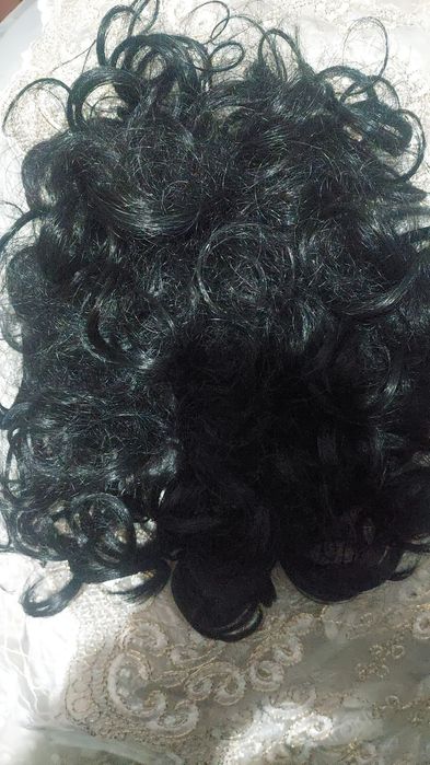 Парик для пародий.