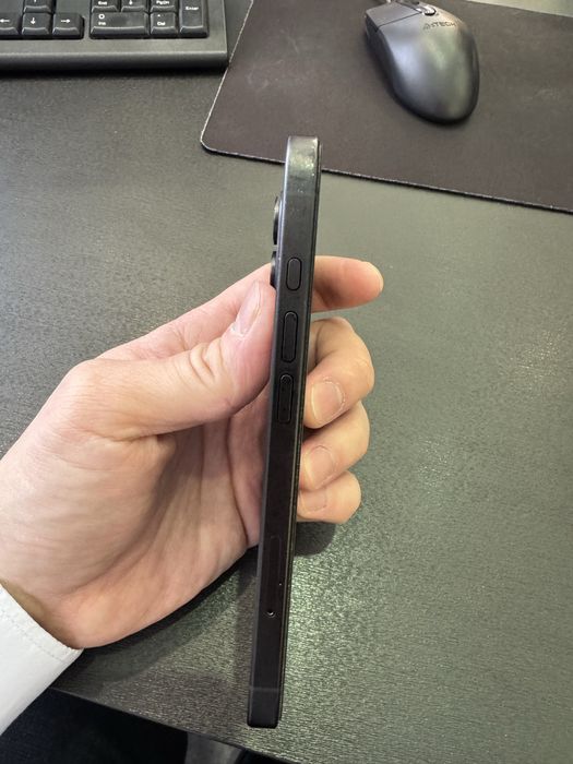 Продам iphone 16 128gb