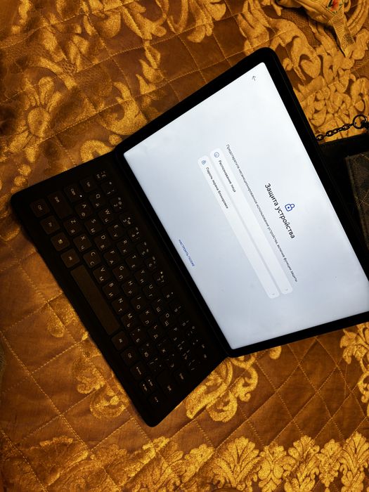 Продам планшет Huawei с клавиатурой