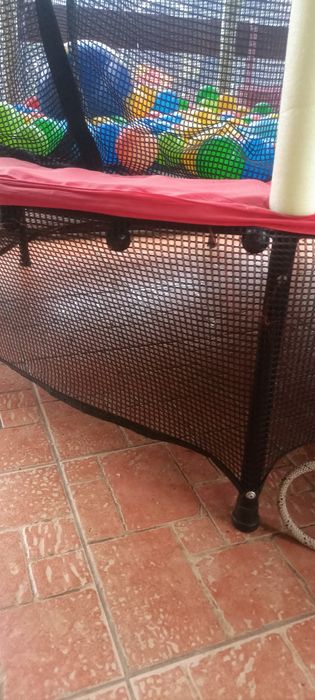 Vând trambulina copii