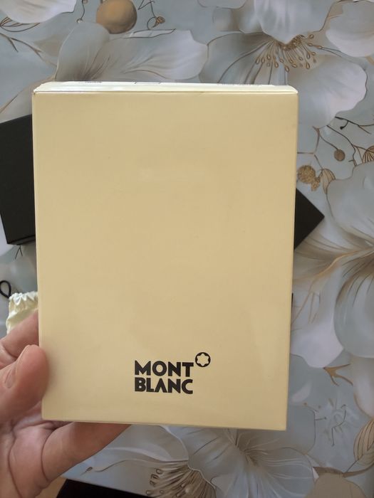 Кредитница, кардхоодер Mont Blanc