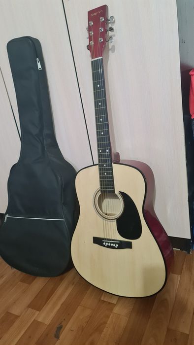 Продам Гитара акустическая