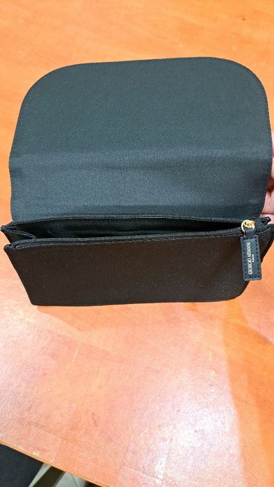 Чантата Giorgio Armani