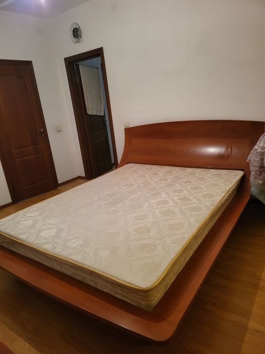 Продам спальный гарнитур