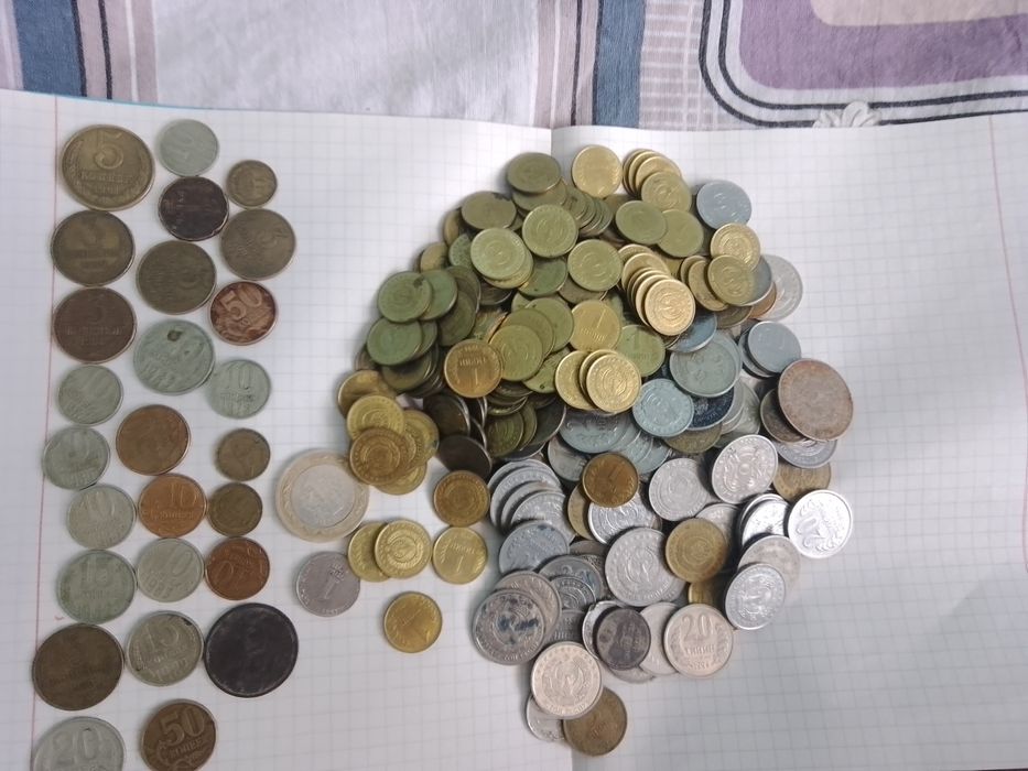 Продаю много СССР монет и много других