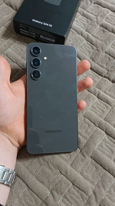 Продам Samsung S24 FE