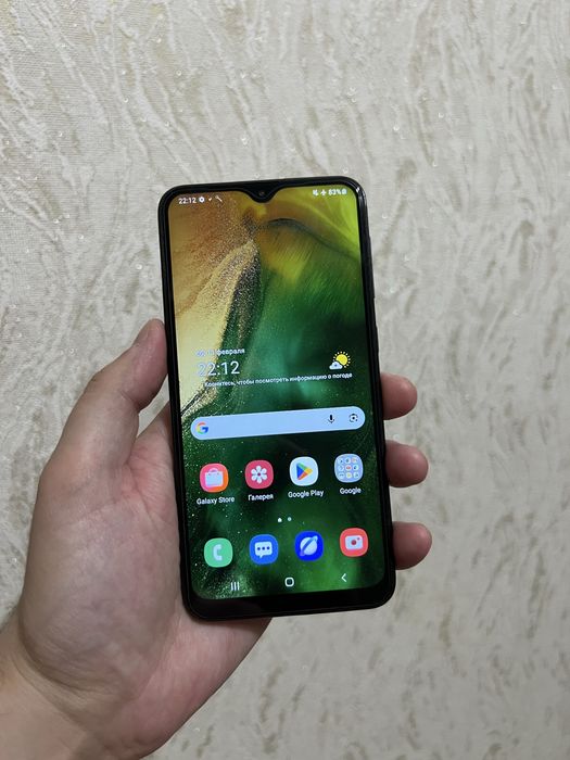 Продам Samsung A10.