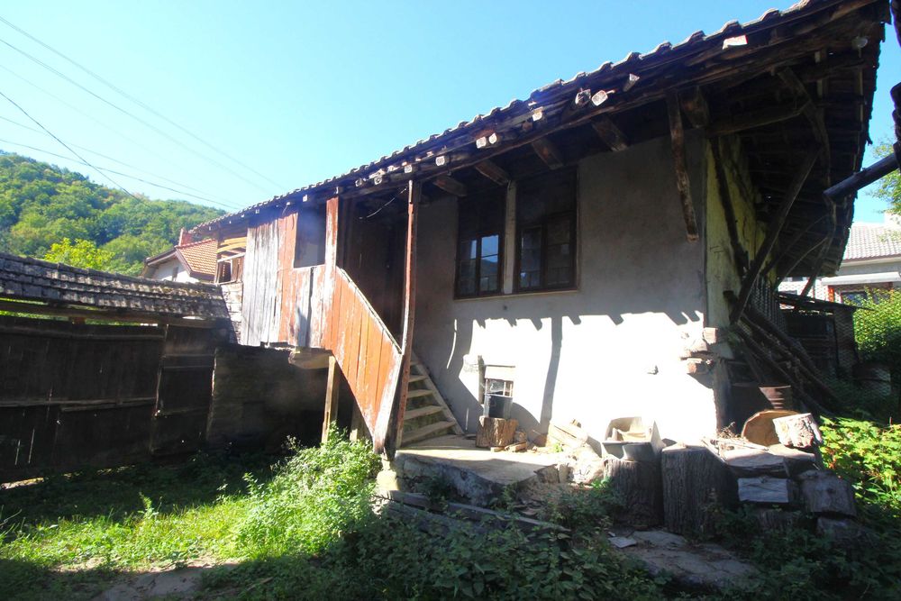 Къща с парцел в кв. Гачевци, общ. Габрово