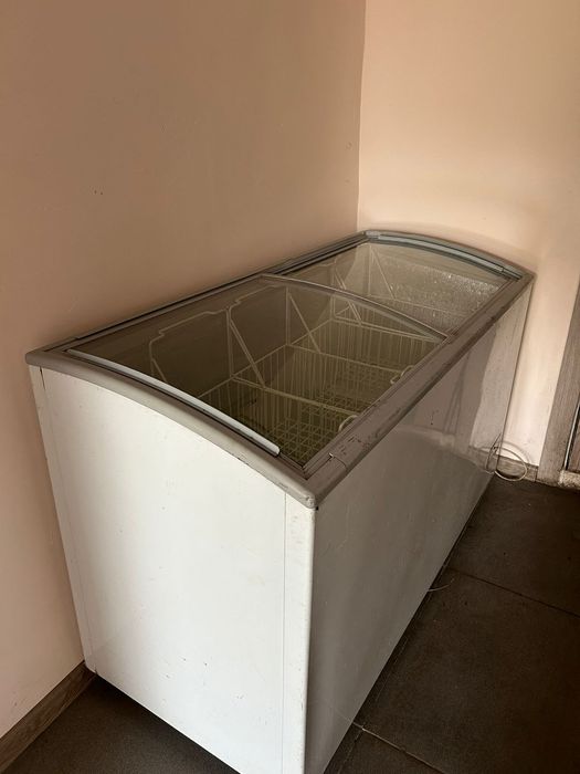 Продам морозильник