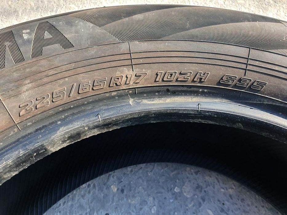летни гуми Yokohama Avid GT 225/65R17 - на 7400км

Продававам 2 б
