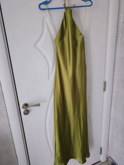 Сатенена рокля Zara