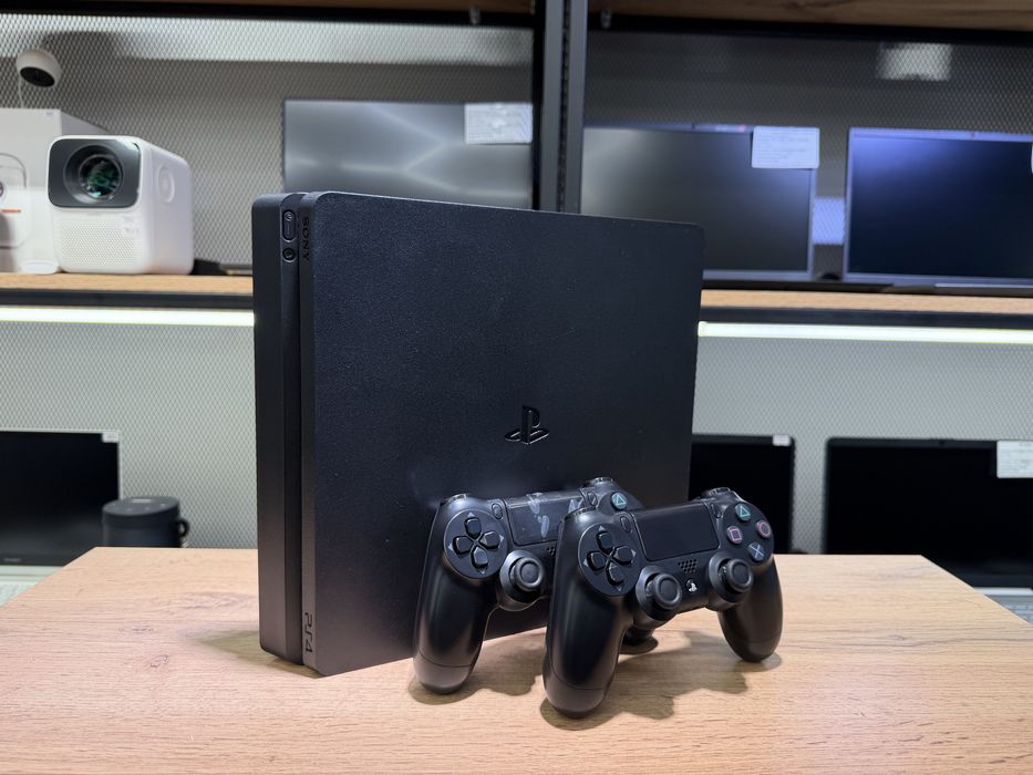 Sony PlayStation 4 Slim, 1 TB, версия 13.02, 2 джойстика, 2236/А10