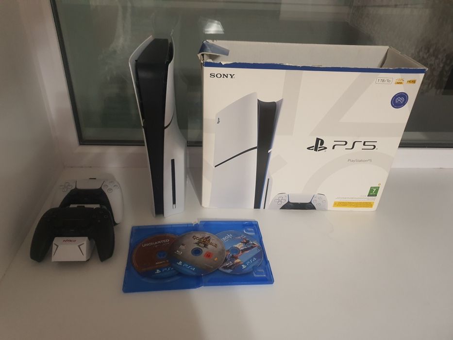 Продам PS5  или обменяю на айфон