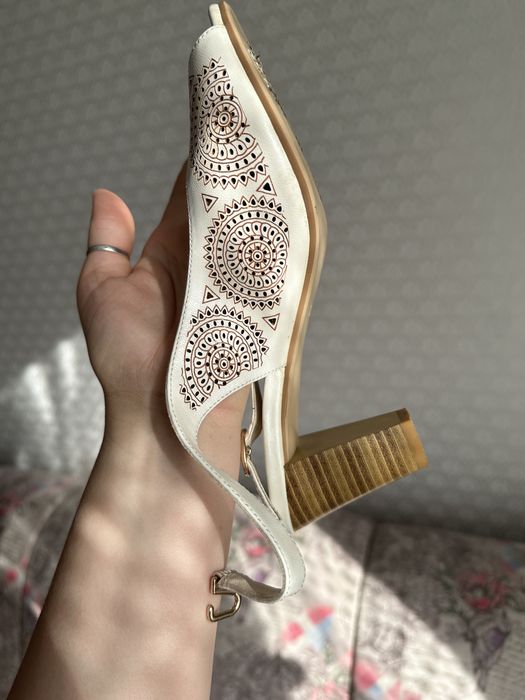 Продам обувь , размер 38