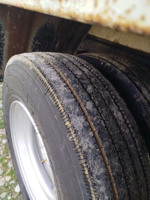 ISUZI SOTILADI MOSHINA ISHLAPTURIPTI 4 ta baloni yangi 2 tasi 60 70 %