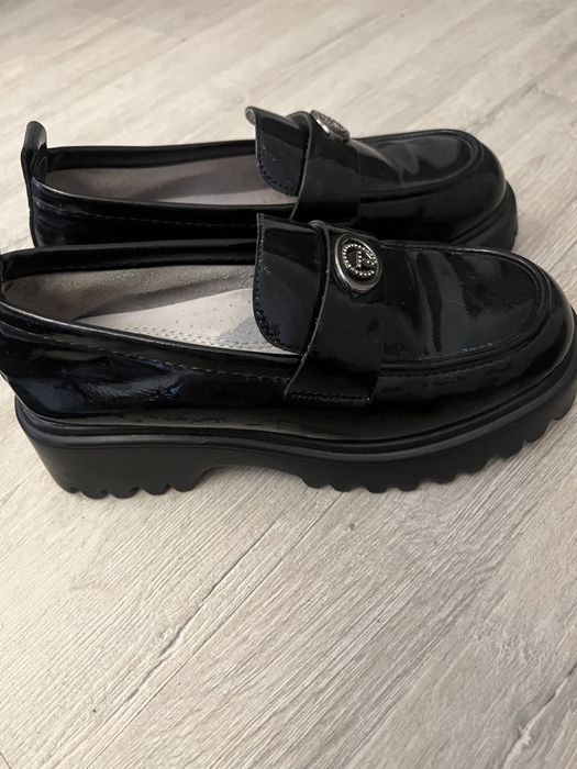 Продам лоферы в хорошем состоянии