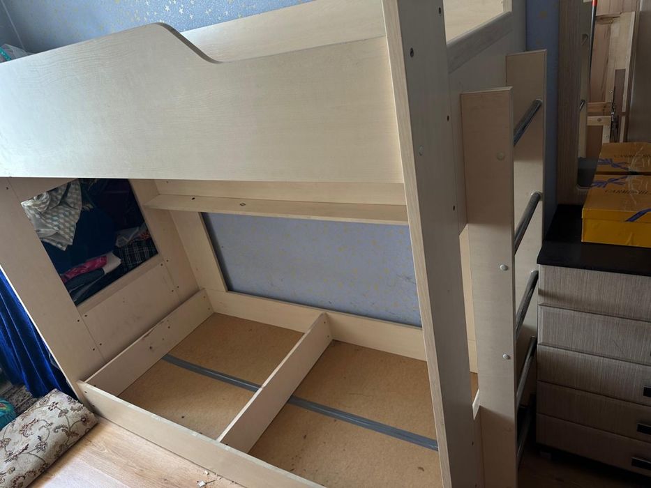 Кровать двухярусная