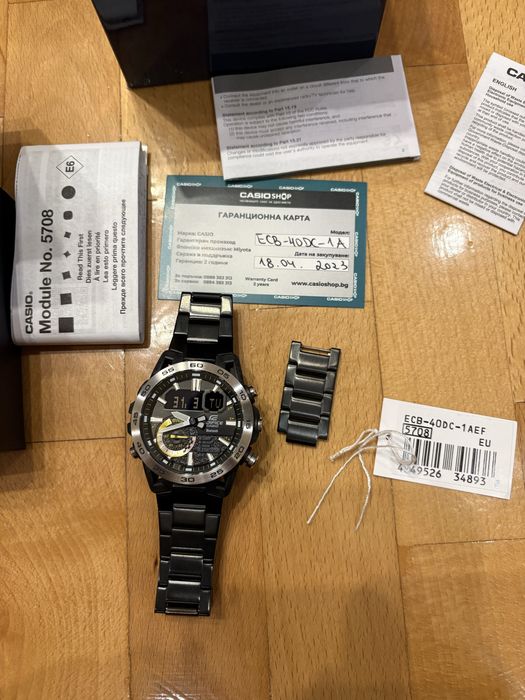 Продавам часовник Casio Edifice ECB 40